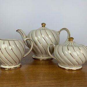 Sadler Teapot Creamer Sugar 5 pieces Set Gold Swirls England Vtg Gold Accents